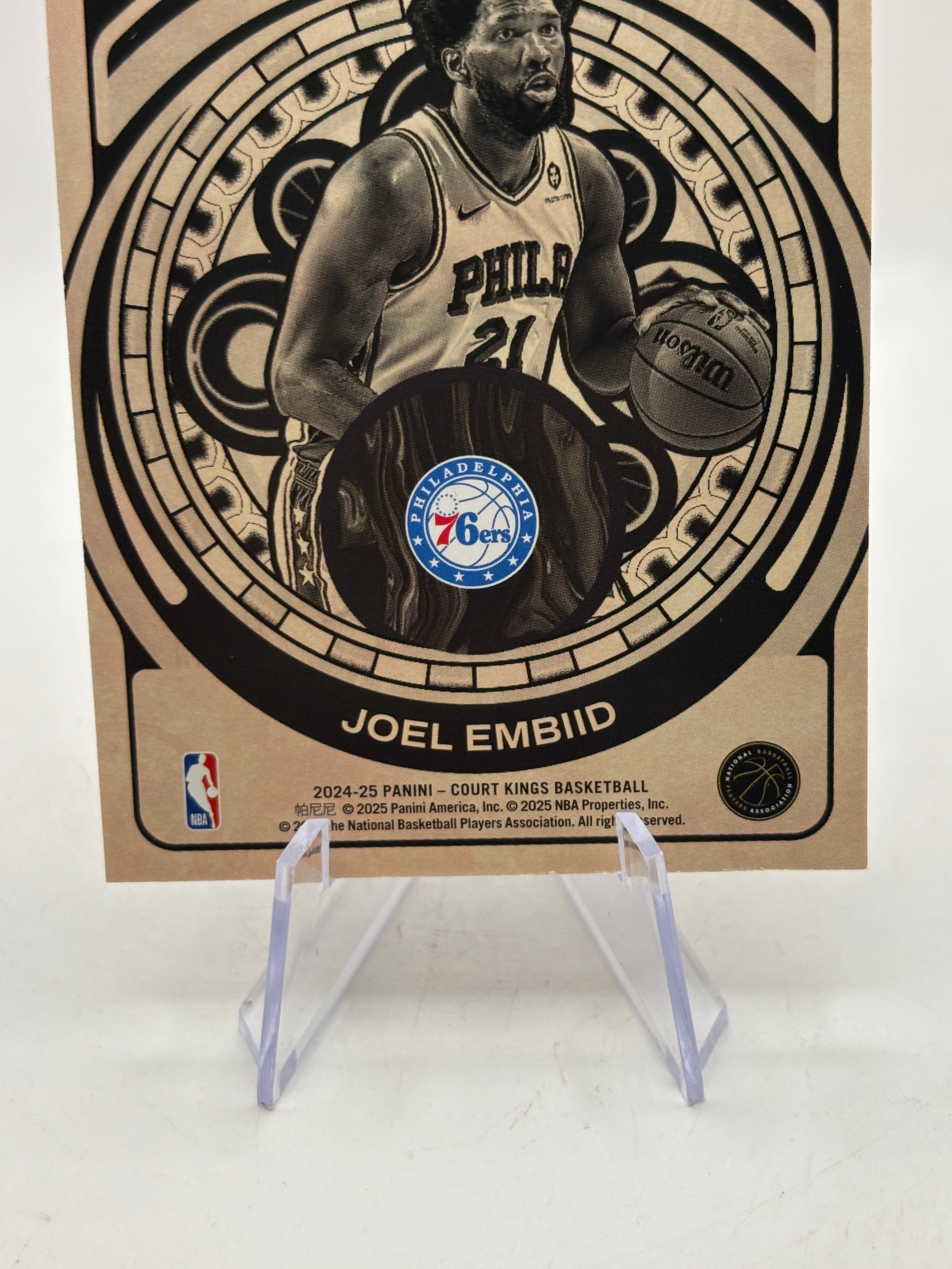 2024-25 Panini Court Kings Basketball #AN-JLE Joel Embiid Art Nouveau Patch, photo 4